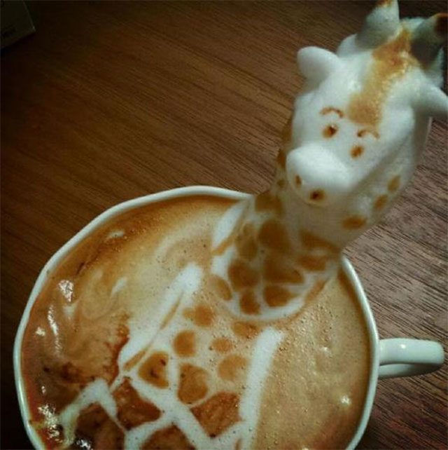 3D Giraffe Coffee Art Design // Creative 3D Coffee Latte Art Pictures, Images & Designs