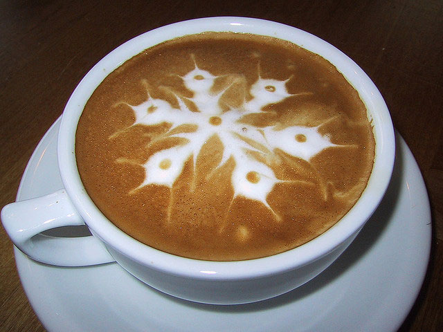 Snowflake Coffee Art Design // Creative 3D Coffee Latte Art Pictures, Images & Designs