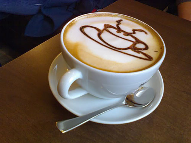 Smoking Hot Coffee Art Design // Creative 3D Coffee Latte Art Pictures, Images & Designs