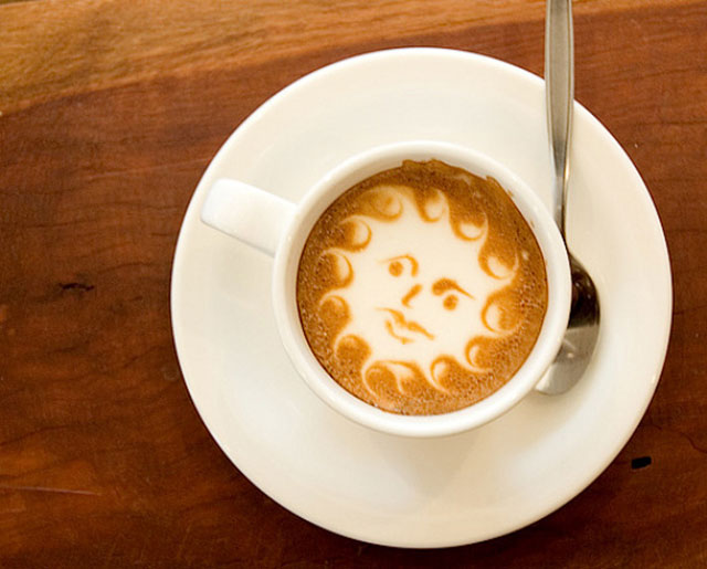 Shining Sun Coffee Art Design // Creative 3D Coffee Latte Art Pictures, Images & Designs