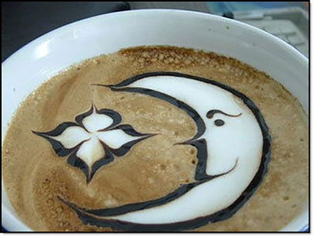 Moon and Stars Coffee Art Design // Creative 3D Coffee Latte Art Pictures, Images & Designs