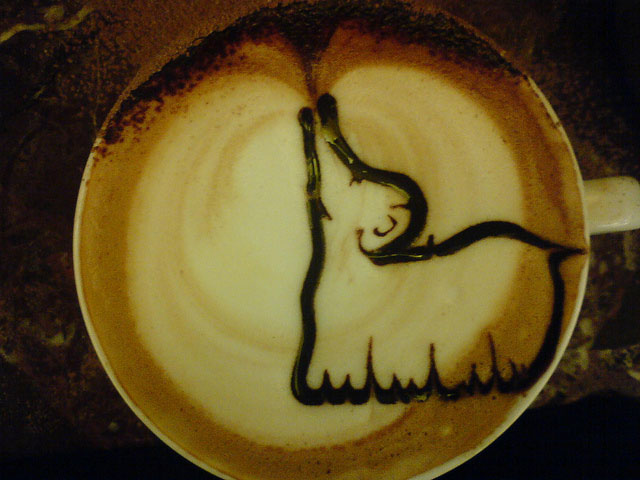 Blowing Elephant Coffee Art Design // Creative 3D Coffee Latte Art Pictures, Images & Designs