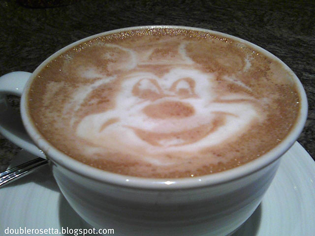 Mickey Mouse Coffee Art Design // Creative 3D Coffee Latte Art Pictures, Images & Designs