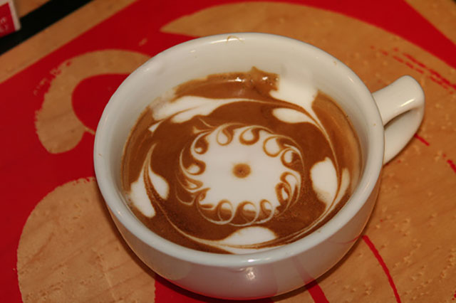 Blazing Ball Coffee Art Design // Creative 3D Coffee Latte Art Pictures, Images & Designs