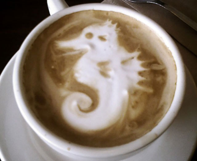 Seahorse Coffee Art Design // Creative 3D Coffee Latte Art Pictures, Images & Designs