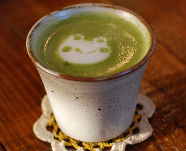 Keroppi Frog Coffee Art Design // Creative 3D Coffee Latte Art Pictures, Images & Designs