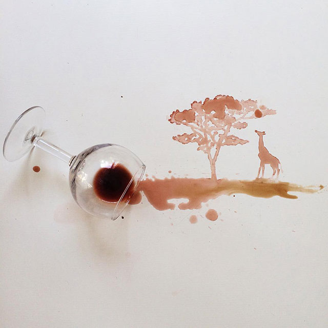 Giraffe Coffee Artwork // I Spilled Coffee Art Images, by Coffee Artist, Giulia Bernardelli