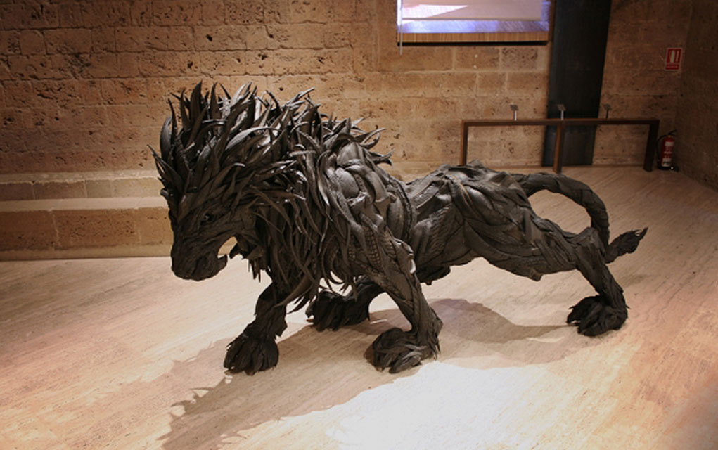 Recycled Tires Lion Sculpture Artwork | 10 Creative & Famous Lion Sculptures Outdoor Art