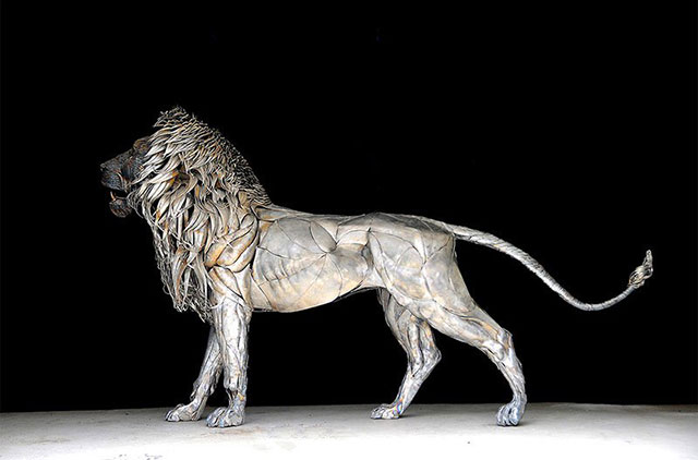Recycled Scrap Metal | 10 Creative & Famous Lion Sculptures Outdoor Art