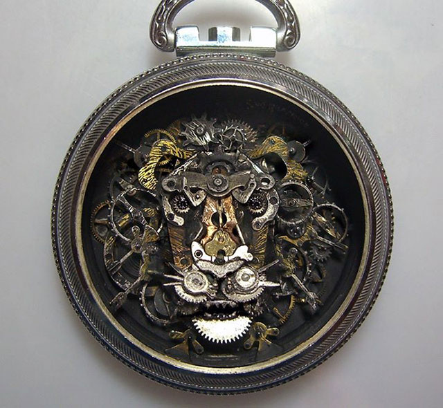 Mechanical Timepiece Lion Sculpture | 10 Creative & Famous Lion Sculptures Outdoor Art