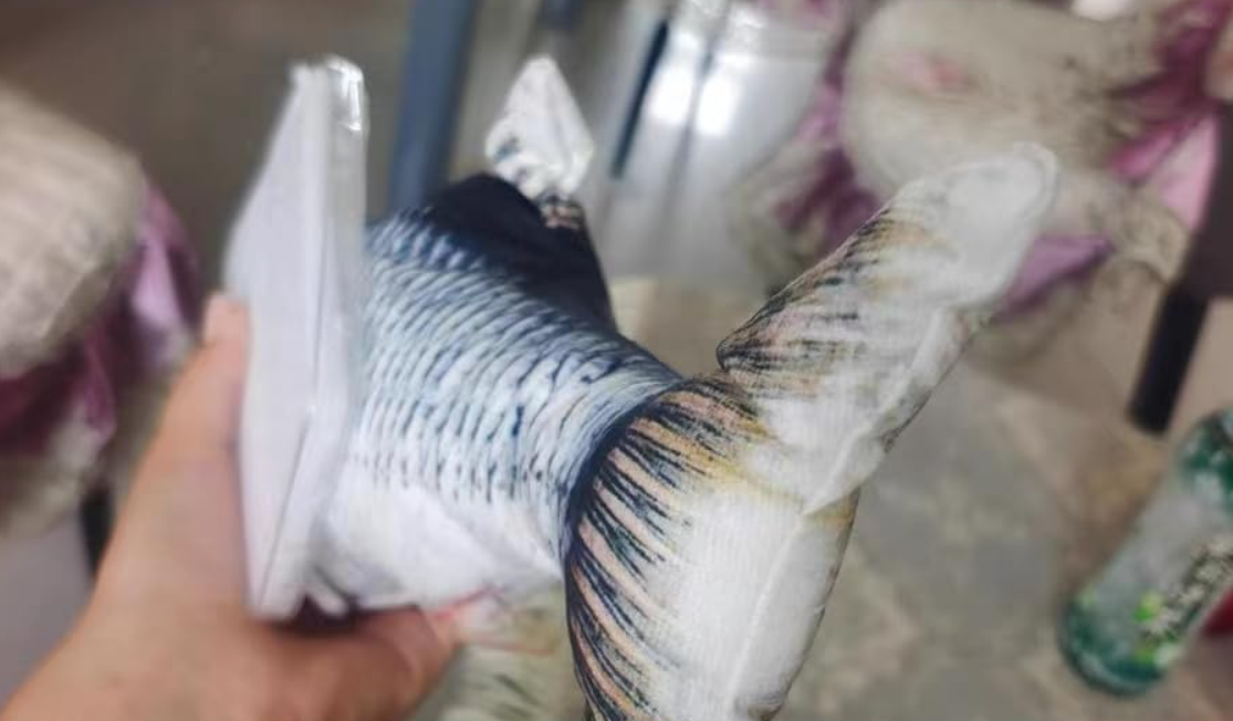 181 Coolest Creative iPhone Cases Make Your Phone Unforgettable Forever 21 image 15