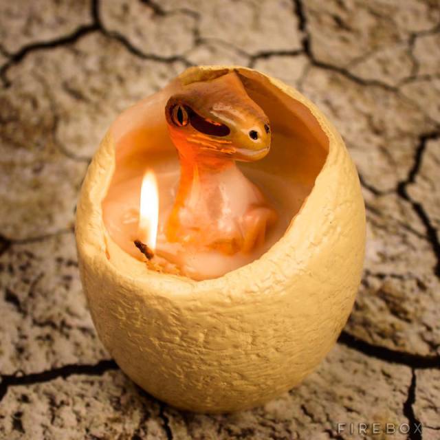 Hatching Dinosaur Egg Candle, Jurassic Park // 10 Cool & Creative Candle Designs For Love, Romance & Home Decor