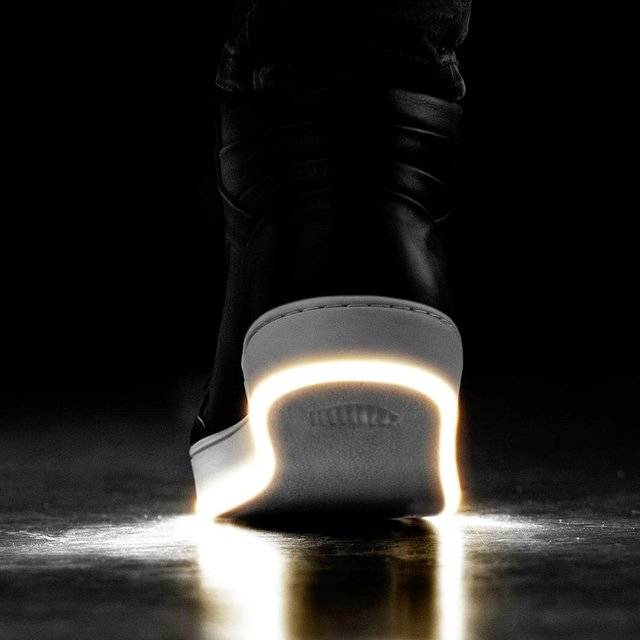 10 led shoes that light up at the bottom and change colors like crazy 2018