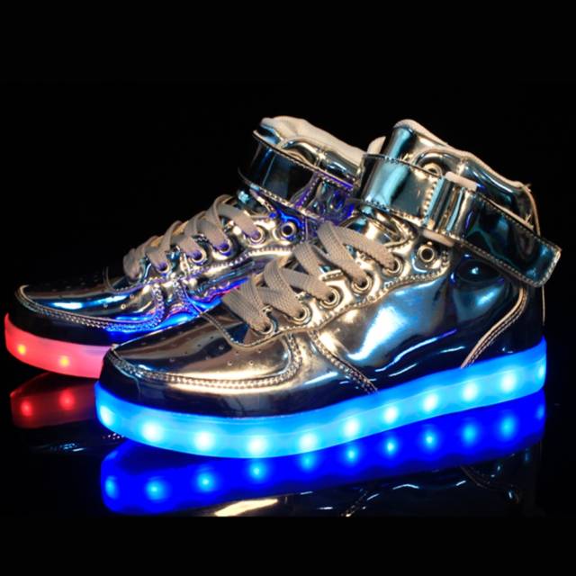 Glowing cheap sole shoes