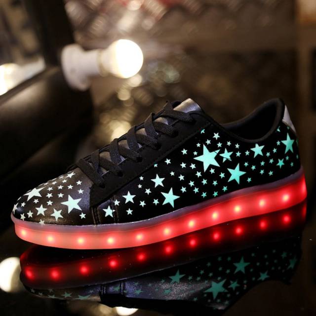 Shoes that light up at the bottom and change 2024 colors