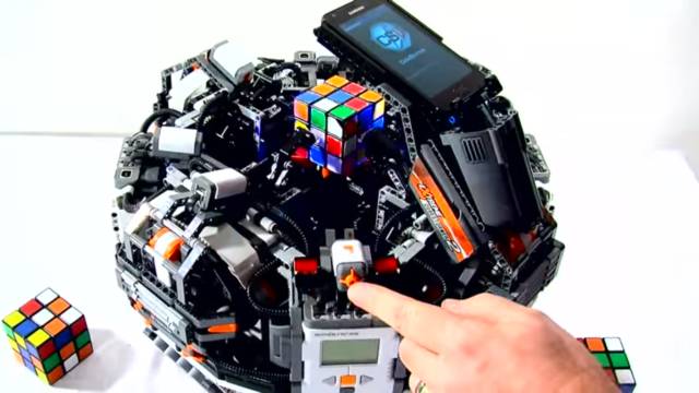 CubeStormer Lego Rubik's Cube Solving Machine // 10 Creative Lego Machine & Robot Builds For Construction