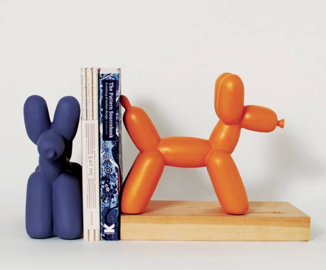 Big Top Balloon Dog Creative Bookends // 10 CREATIVE Art Lover Gifts For An Artistic Christmas & Beyond