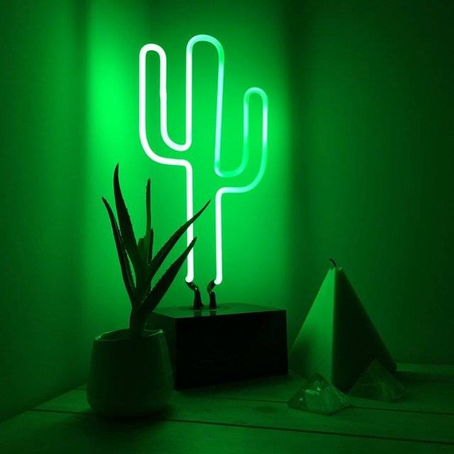 Desktop Cactus Cool Neon Sign // 10 Cool NEON Art Lights That Will Transform Your Walls Forever
