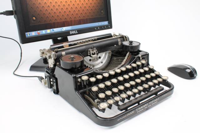 USB Typewriter For PC, Mac, iPaid // 10 REALLY Cool USB Gadgets That Any Geek Would Love