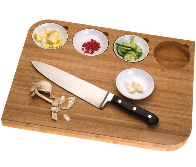 The Bowlboard Cutting Board & Serving Platter // 10 BEST Cutting Board Designs To Help You Become The Next Iron Chef