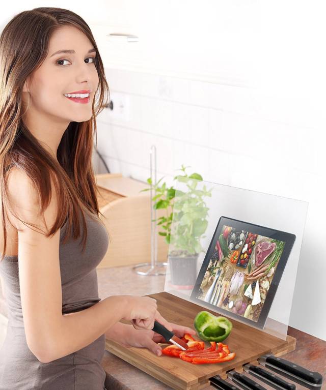 iPad Bamboo Cutting Board & Knife Storage Holder // 10 BEST Cutting Board Designs To Help You Become The Next Iron Chef