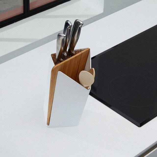 Forminimal Utensil Holder & Chopping Board Combo // 10 BEST Cutting Board Designs To Help You Become The Next Iron Chef